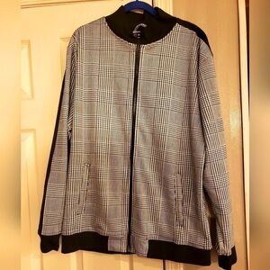 Leisure Zip up top.